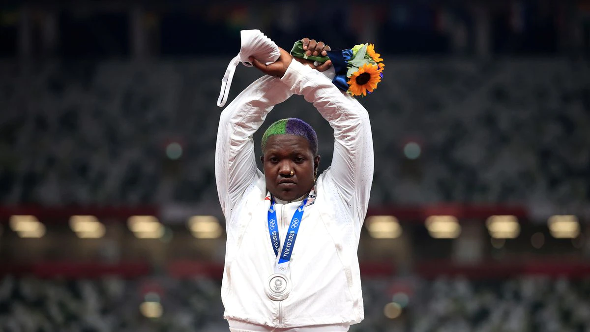 tokyo-olympics:-american-raven-saunders-sends-a-committed-message-on-the-podium
