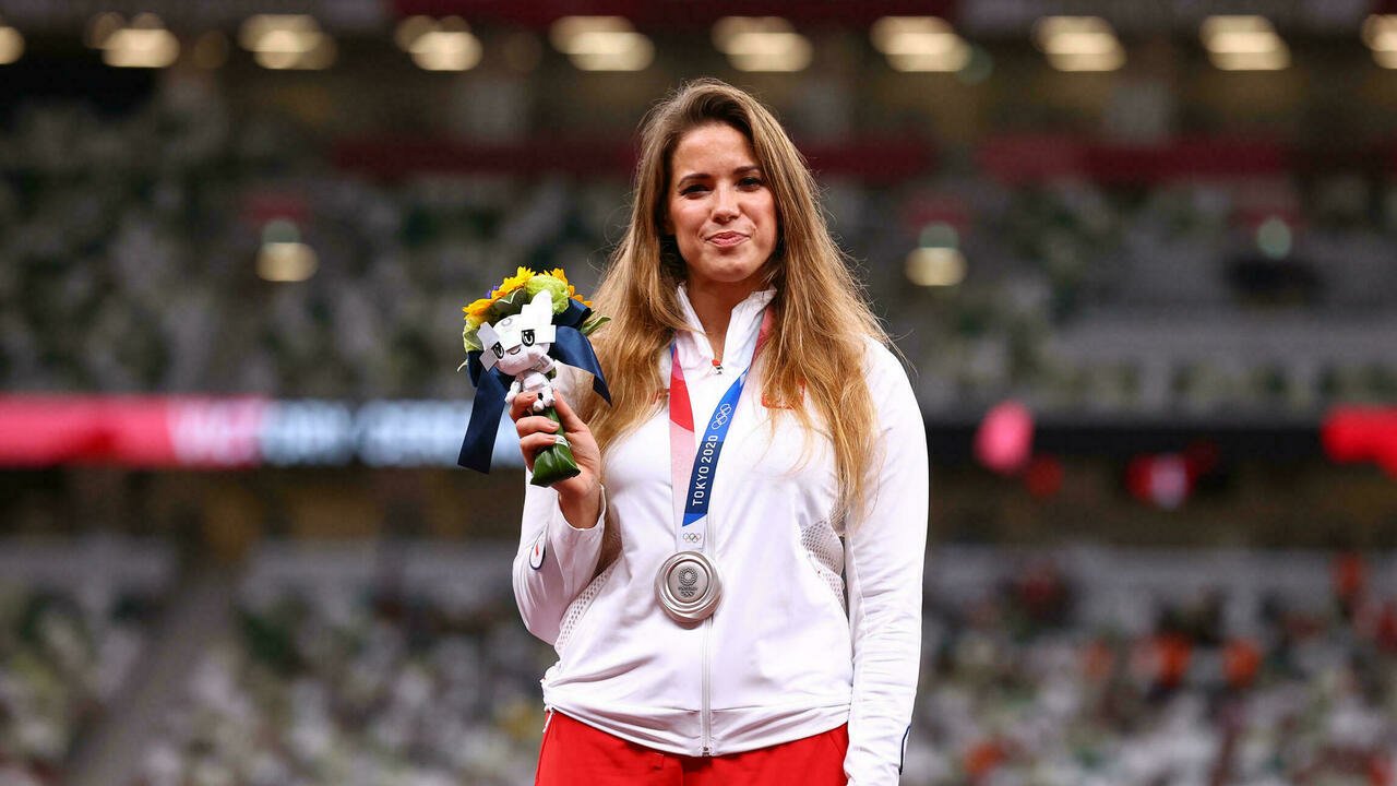 polish-athlete-auctions-olympic-medal-to-treat-child