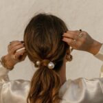 five-hair-accessories-to-achieve-a-perfect-hairstyle-this-christmas-2021-!