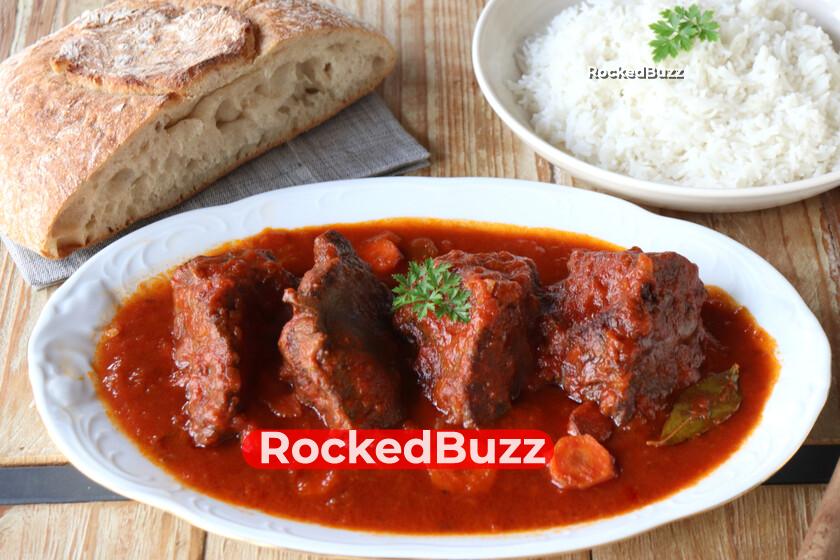 veal-cheeks-in-tomato-sauce,-very-simple-recipe-prepared-in-the-quick-cooker
