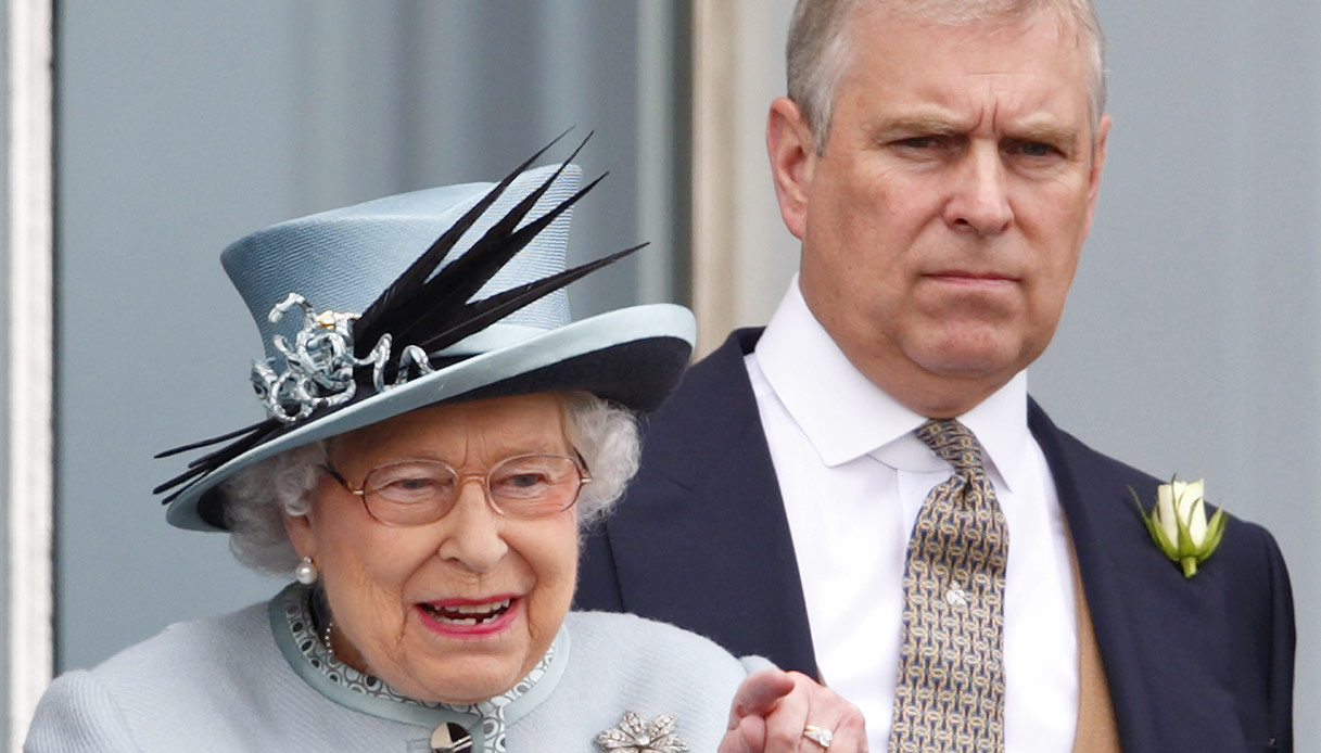 prince-andrew,-the-queen-intervenes:-all-titles-and-positions-removed-–-rb