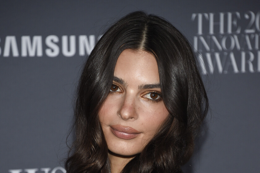 these-brown-toned-liners-are-perfect-for-fuller,-more-defined-lips-like-emily-ratajkowski's-or-hailey-biber's.